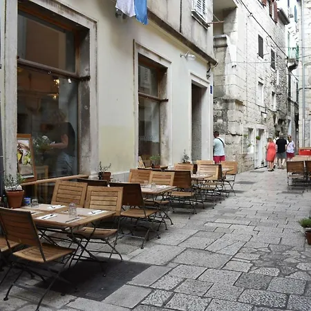 Dante Apartman Split